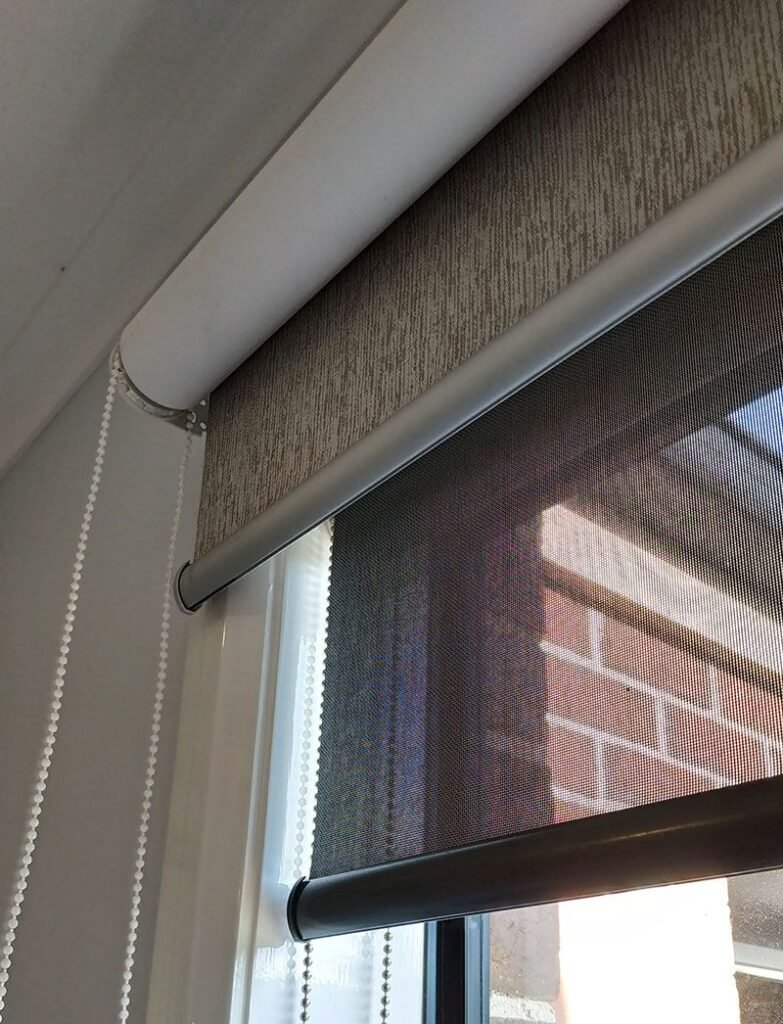 roller blinds in dubai