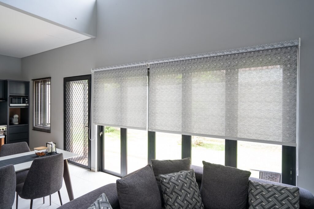 roller blinds in dubai