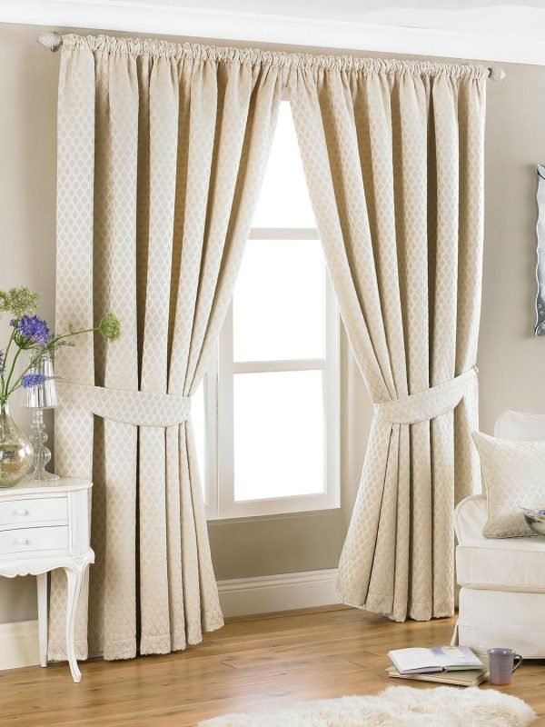 43d9c07869fa4d2e4daa6e953387cecd best curtains in dubai
